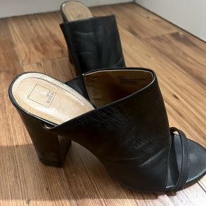Fun, chunky black mules - size 9.5